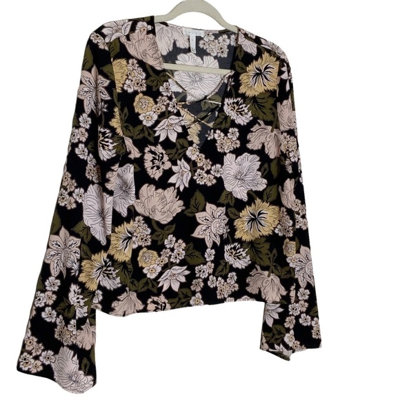 LEITH floral blouse with cris cross front details. Long wide sleeves. Size L - Picture 4 of 7